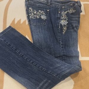 Zenim Embroiderd Mid-low Boot Cut Jeans